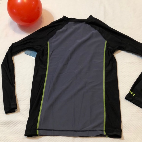 Old Navy Rashguard XL - Picture 5 of 5